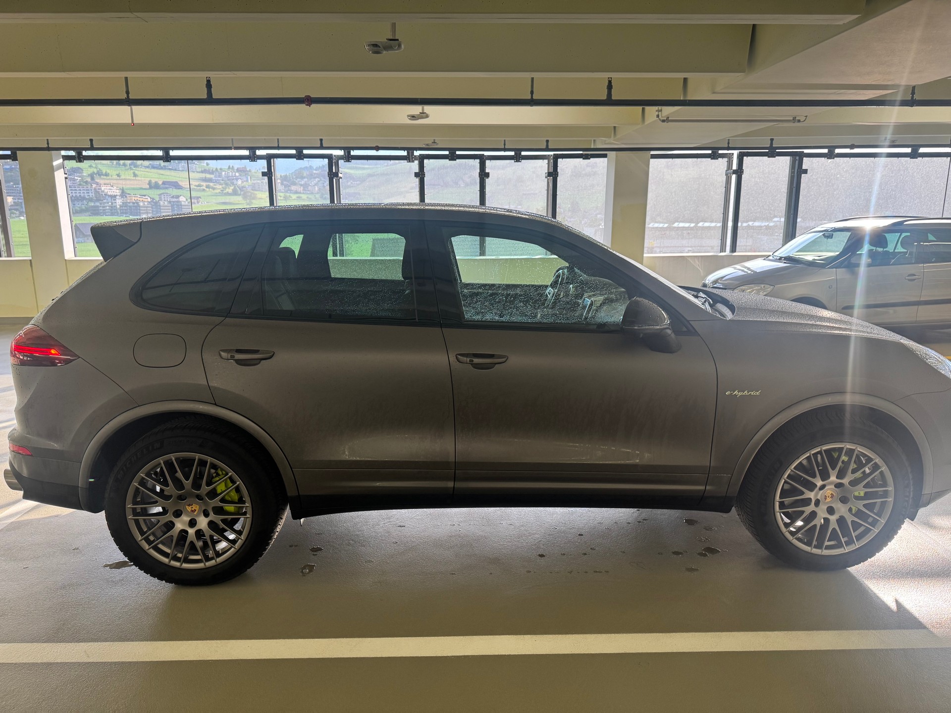 PORSCHE 3.0 V6 S E-Hybrid-image-1