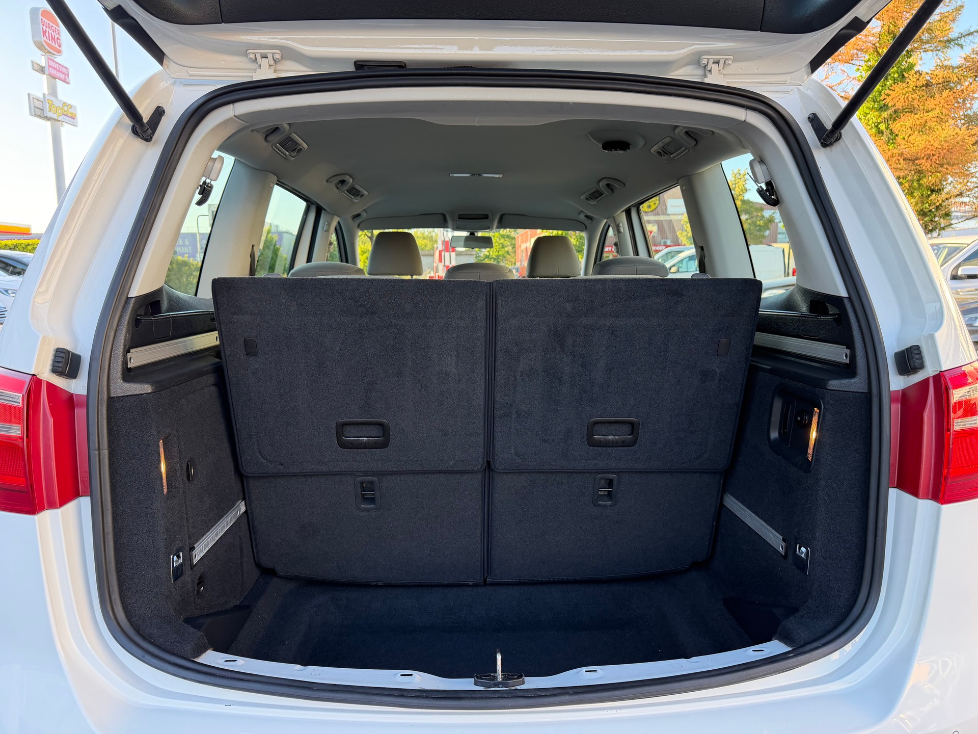 SEAT Alhambra 1.4 TSI Budget-image-13