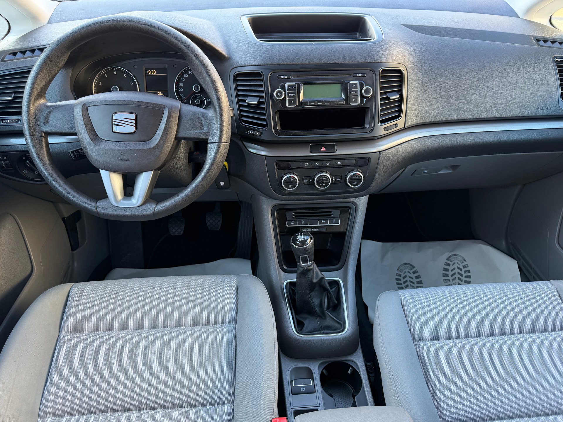 SEAT Alhambra 1.4 TSI Budget-image-10