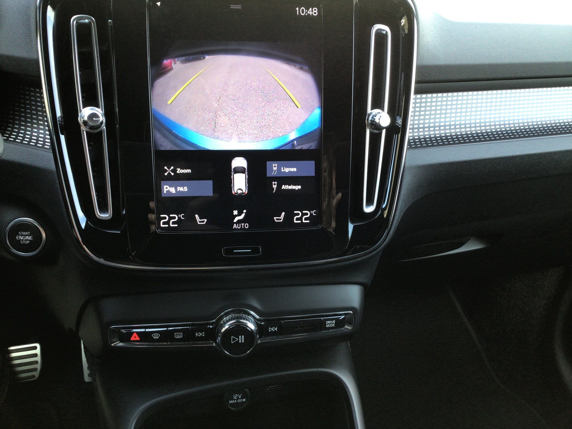 VOLVO XC40 D4 AWD R-Design Geartronic-image-10