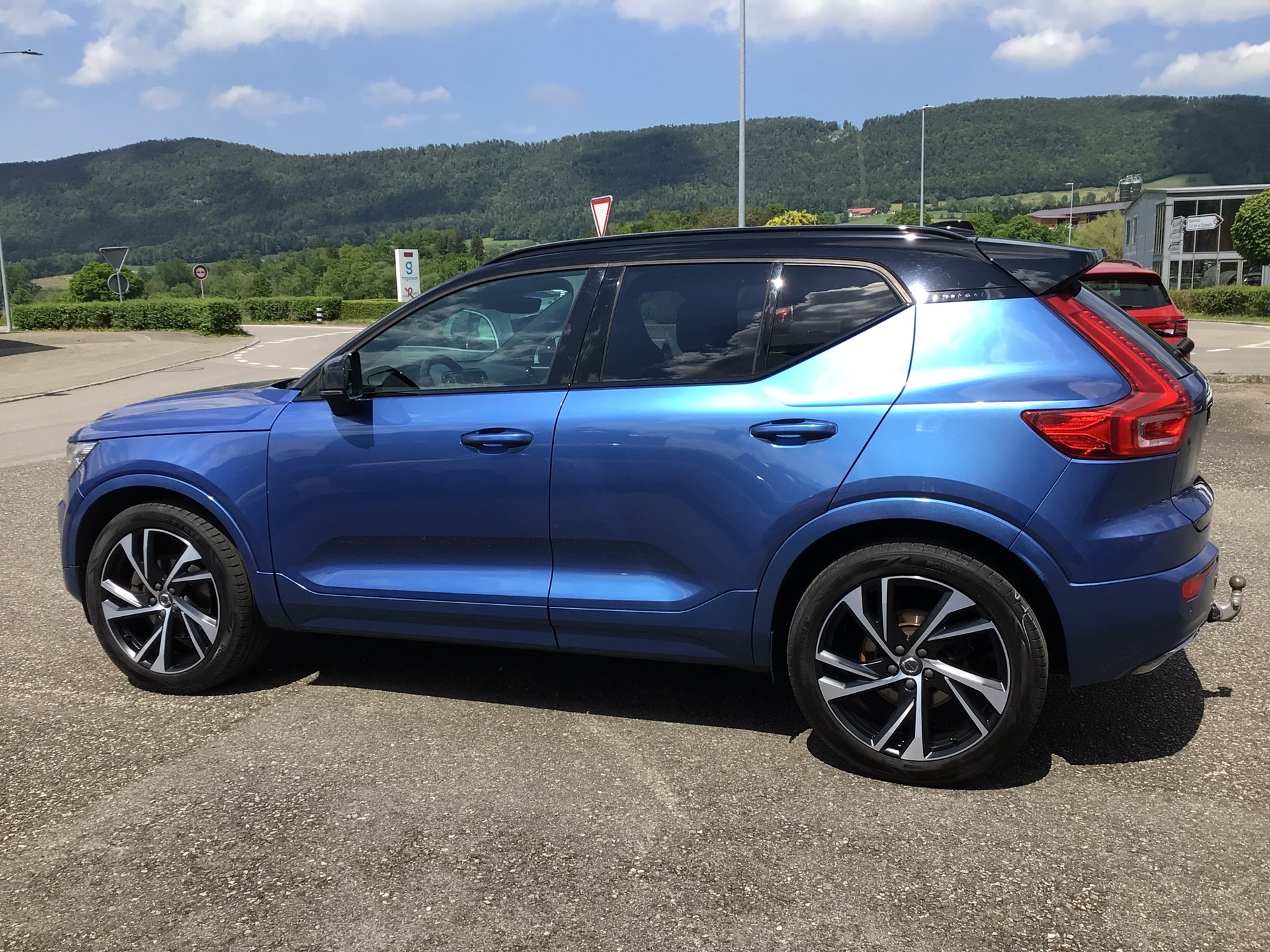 VOLVO XC40 D4 AWD R-Design Geartronic-image-12