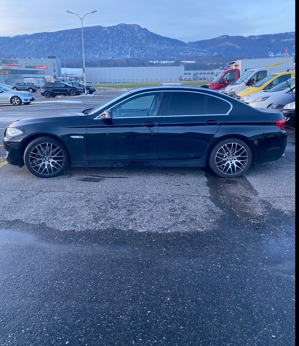 BMW 528i xDrive Steptronic-image-3