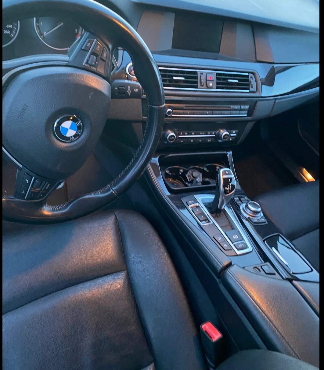 BMW 528i xDrive Steptronic-image-4