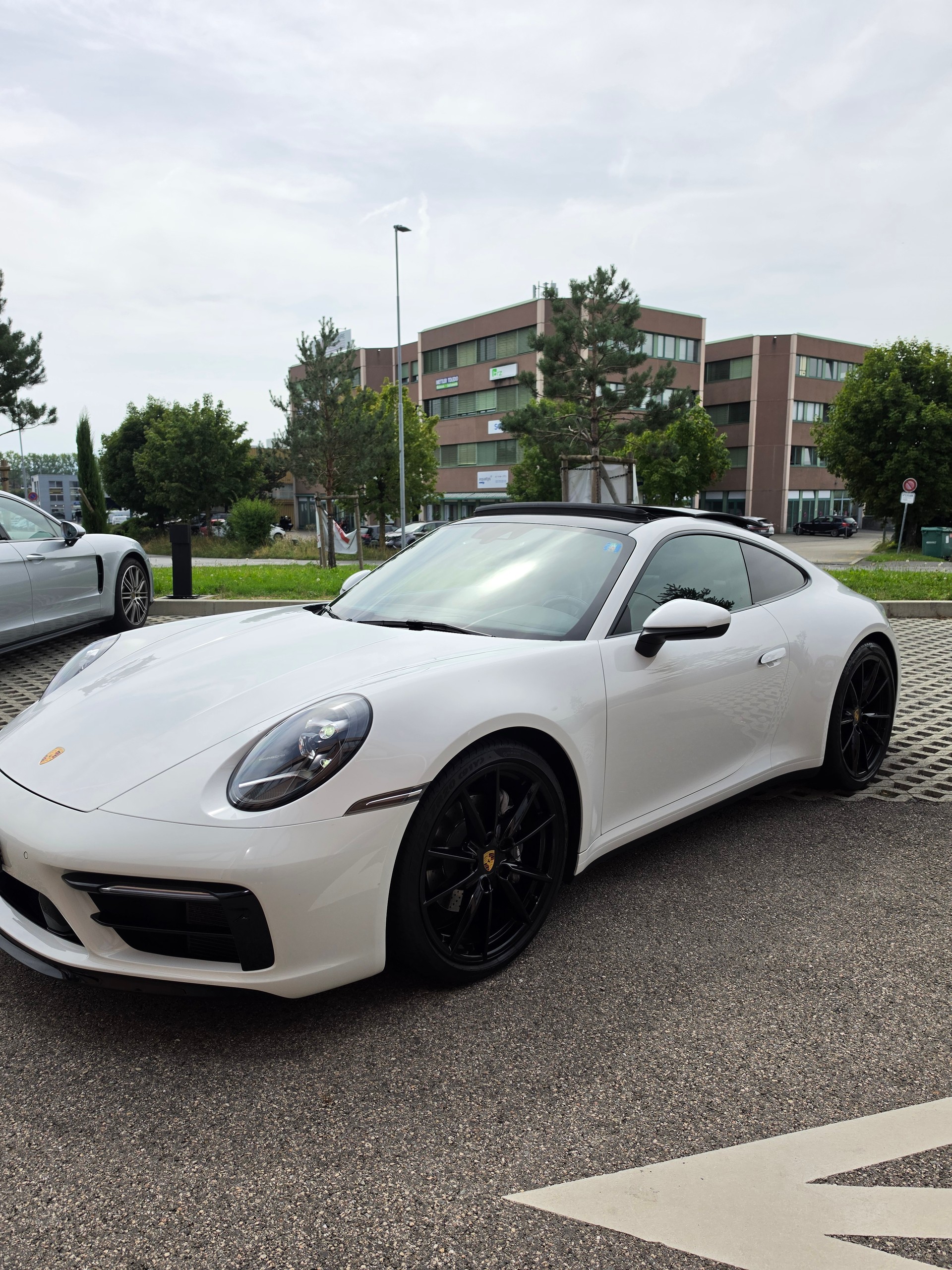 PORSCHE 911-image-5