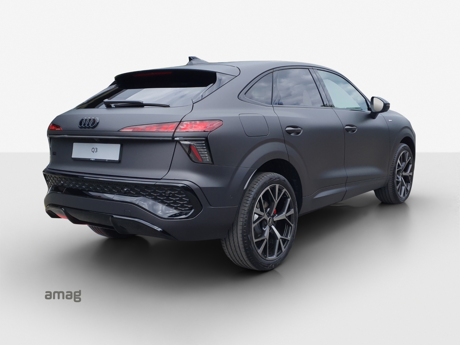 AUDI Q3 Sportback 110 kW TFSI S tronic-image-4