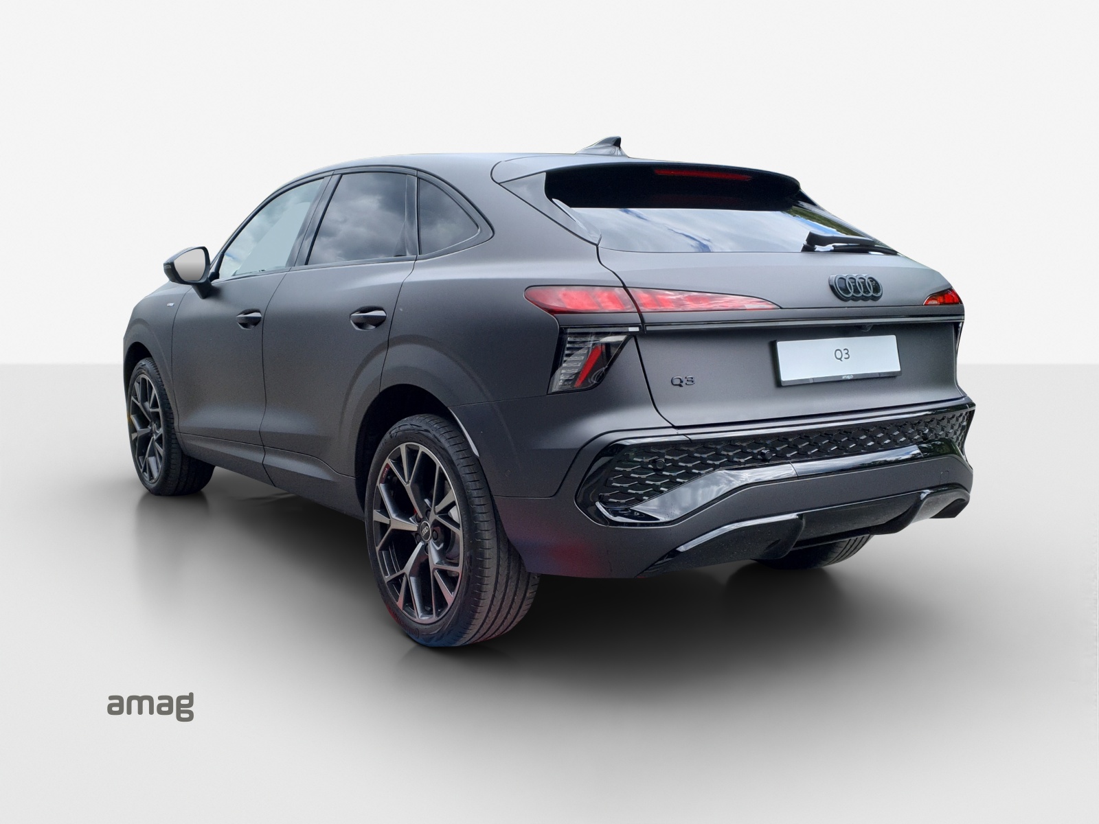 AUDI Q3 Sportback 110 kW TFSI S tronic-image-2