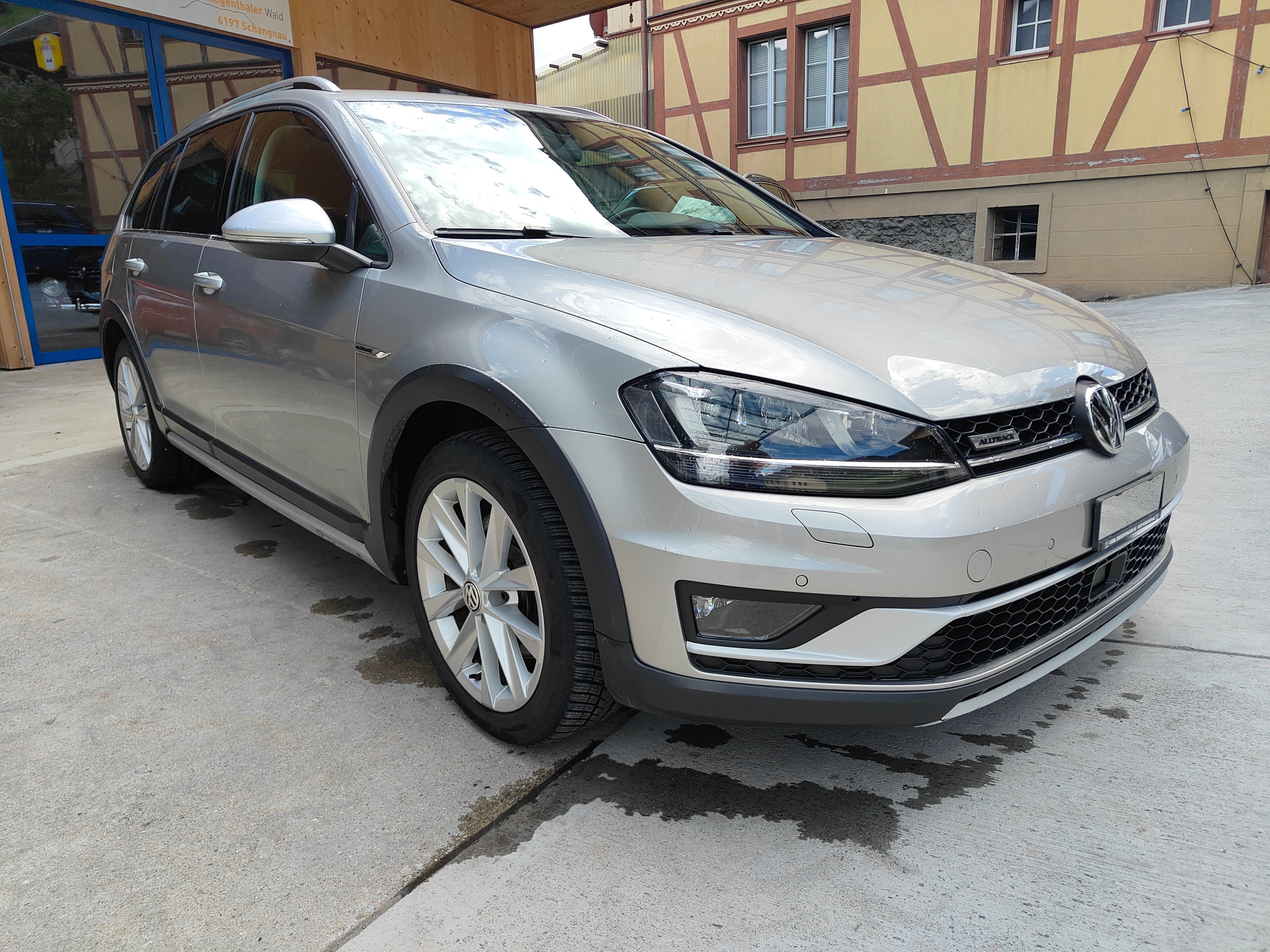 Car photo