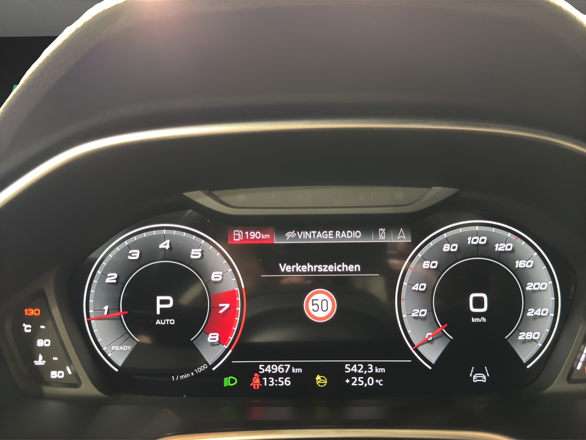 AUDI Q3 2.0 45 TFSI S line quattro S-Tronic-image-12