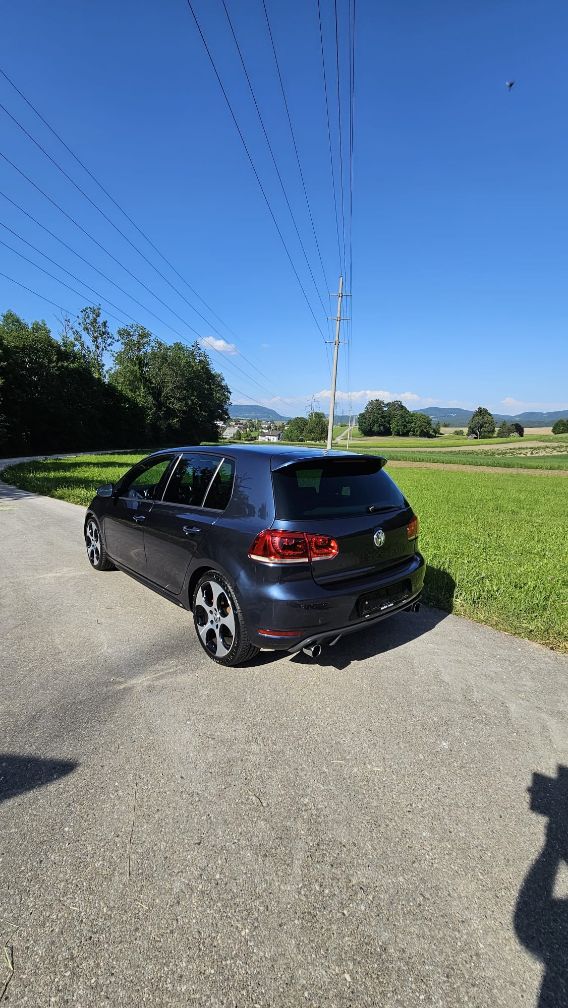 VW Golf VI 2.0 TSI GTI-image-1