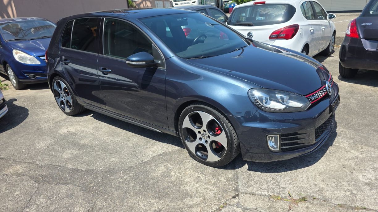 VW Golf VI 2.0 TSI GTI-image-2