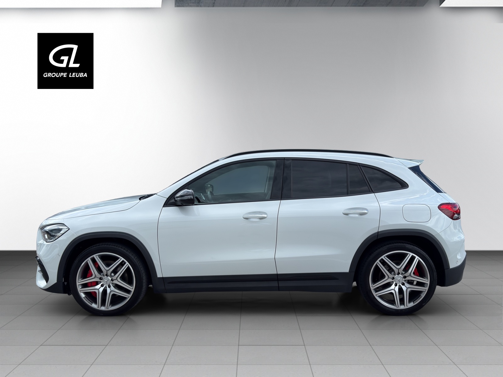 MERCEDES-BENZ GLA 45 S AMG 4Matic+-image-4