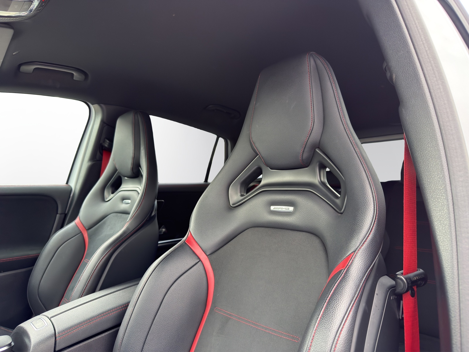 MERCEDES-BENZ GLA 45 S AMG 4Matic+-image-8