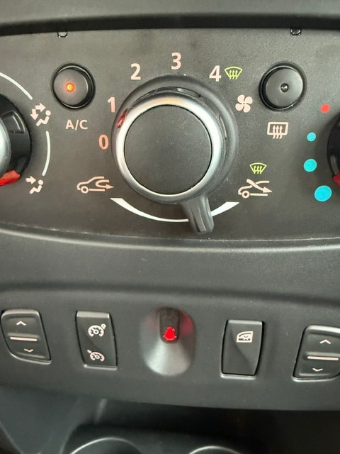 DACIA Sandero Tce 90 Stepway Unlimited Automatic-image-11