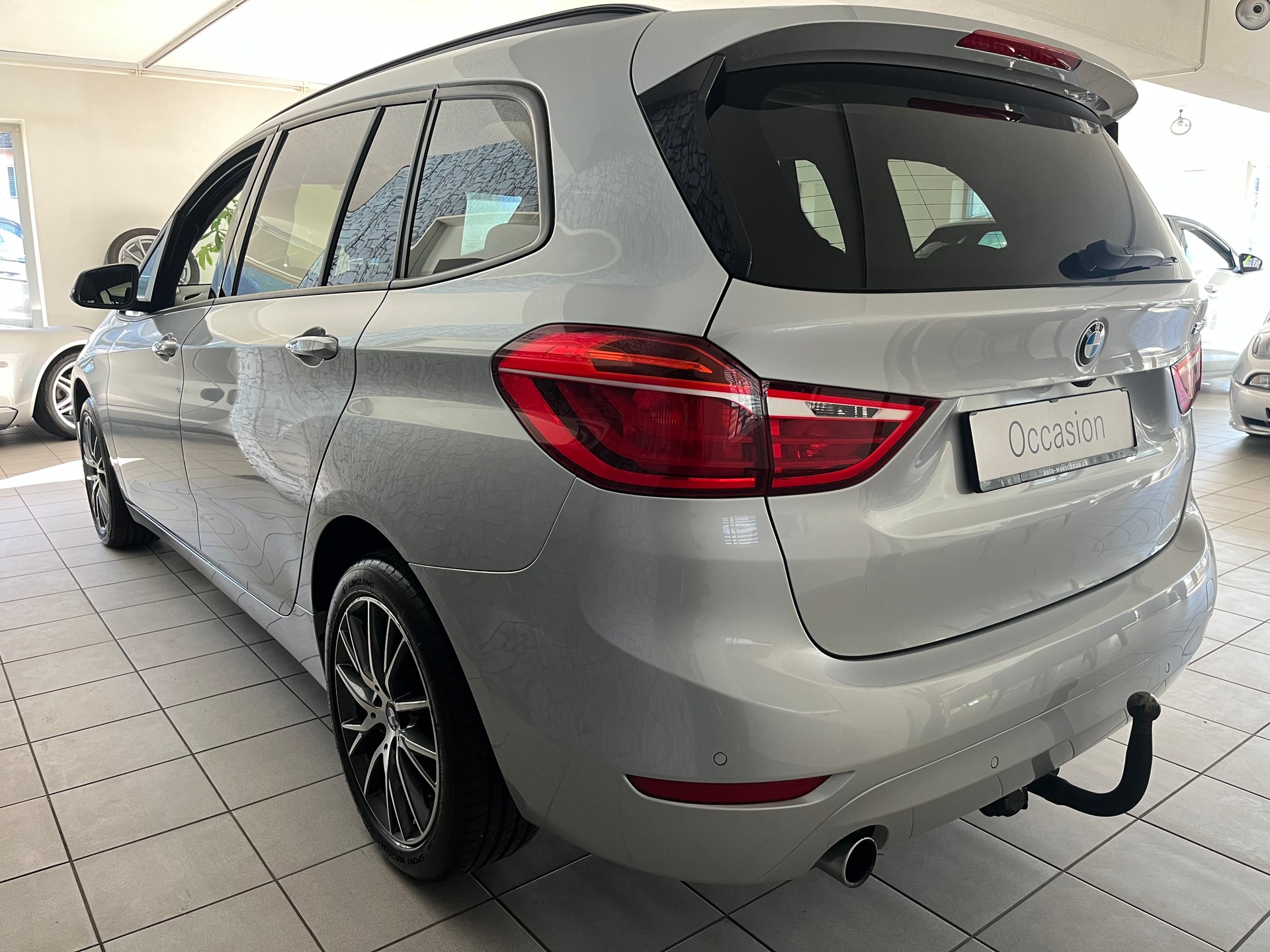 BMW 218d Gran Tourer Steptronic-image-3