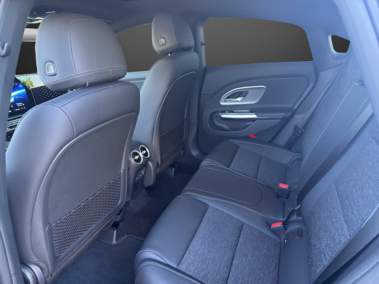 MERCEDES-BENZ CLA 200 8G-DCT 4Matic-image-6