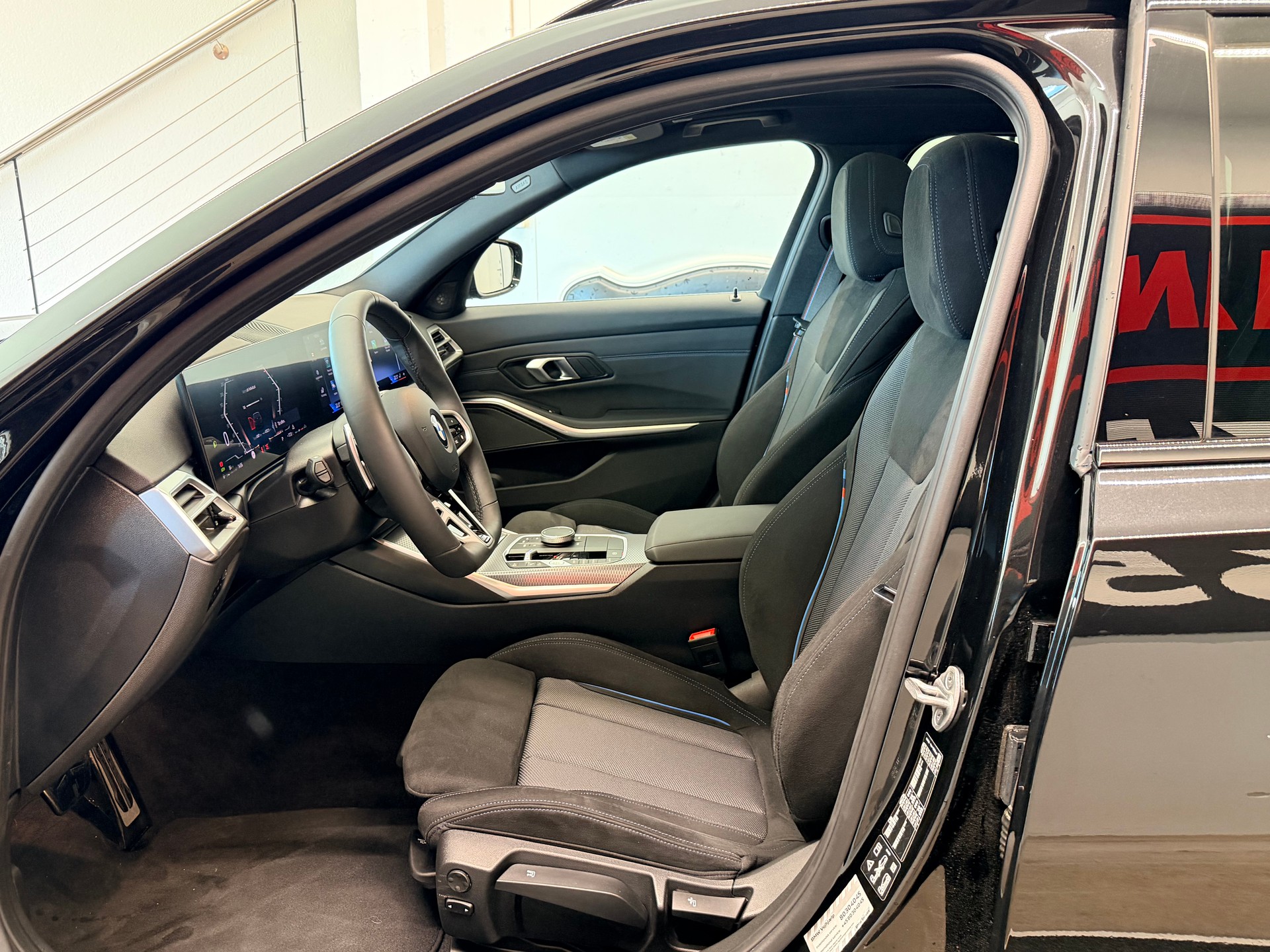 BMW 330i Touring xDrive Steptronic M Sport Pro-image-13