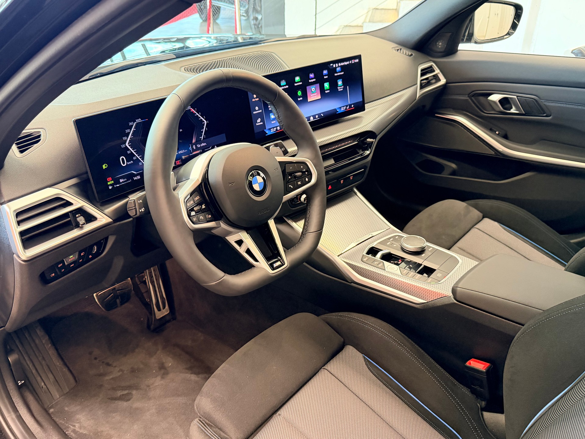 BMW 330i Touring xDrive Steptronic M Sport Pro-image-10
