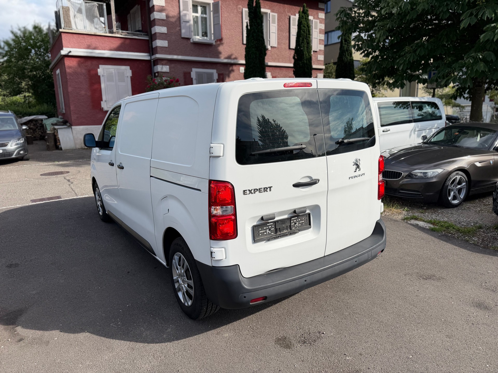 PEUGEOT Expert 2.0 BlueHDi 120 S&S Allure Standard-image-2