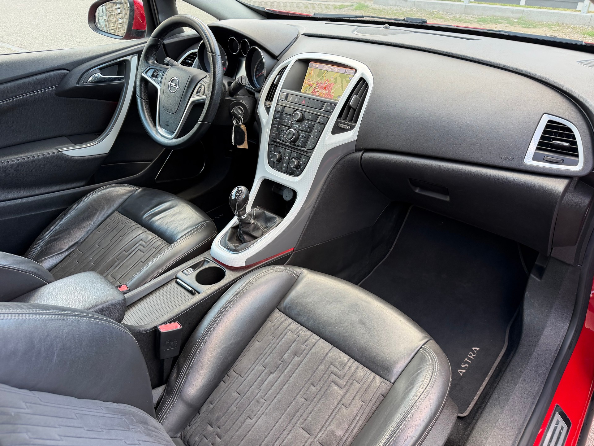 OPEL Astra GTC 1.6i 16V Sport-image-10