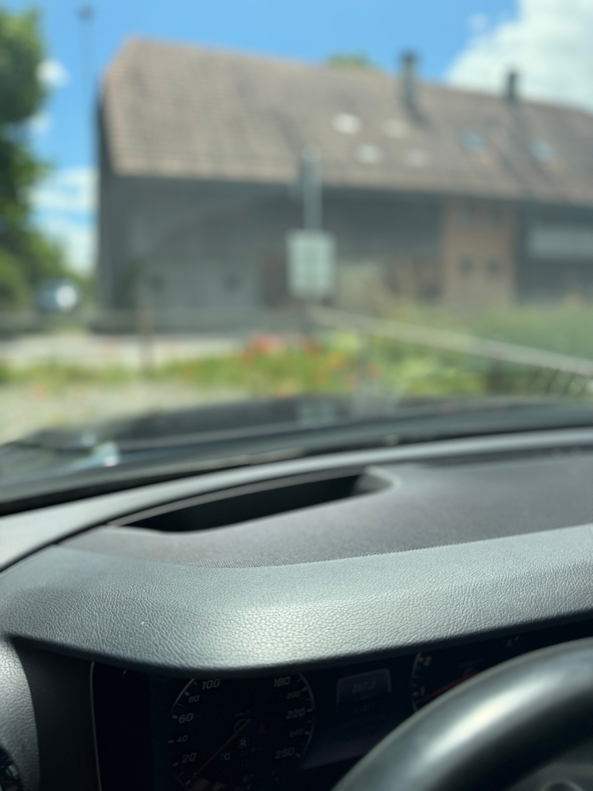 MERCEDES-BENZ E 200 Avantgarde 9G-Tronic-image-9