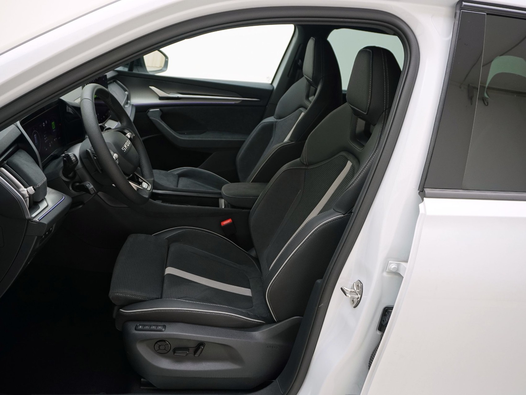 SKODA Kodiaq 1,5 TSI iV Plug-in-Hybrid Sportline-image-12