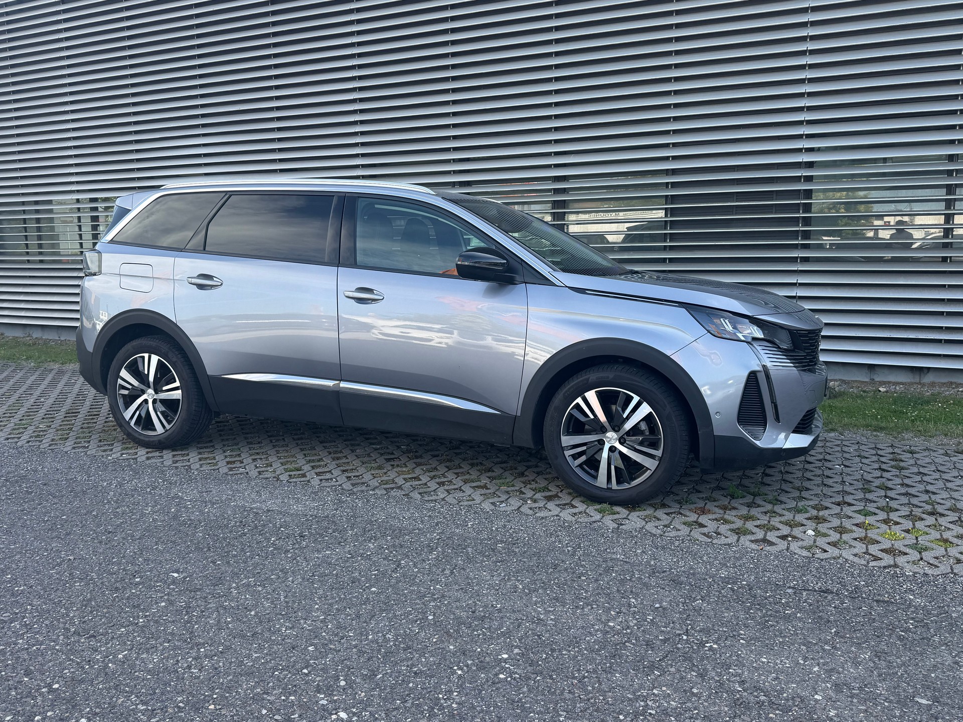 PEUGEOT 5008 1.5 BlueHDi GT Pack EAT8-image-13
