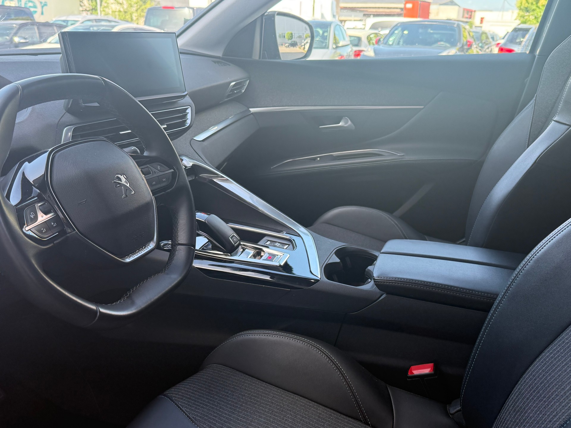 PEUGEOT 5008 1.5 BlueHDi GT Pack EAT8-image-6