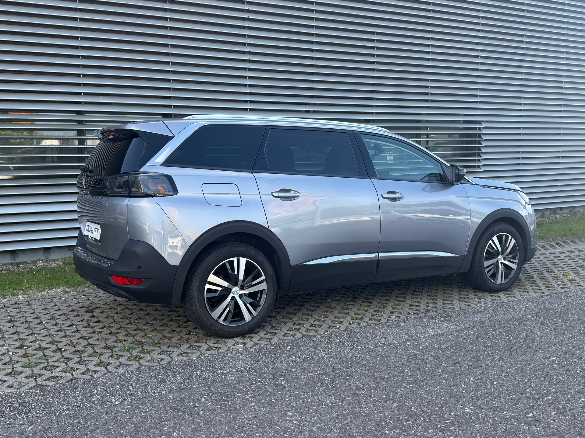 PEUGEOT 5008 1.5 BlueHDi GT Pack EAT8-image-11