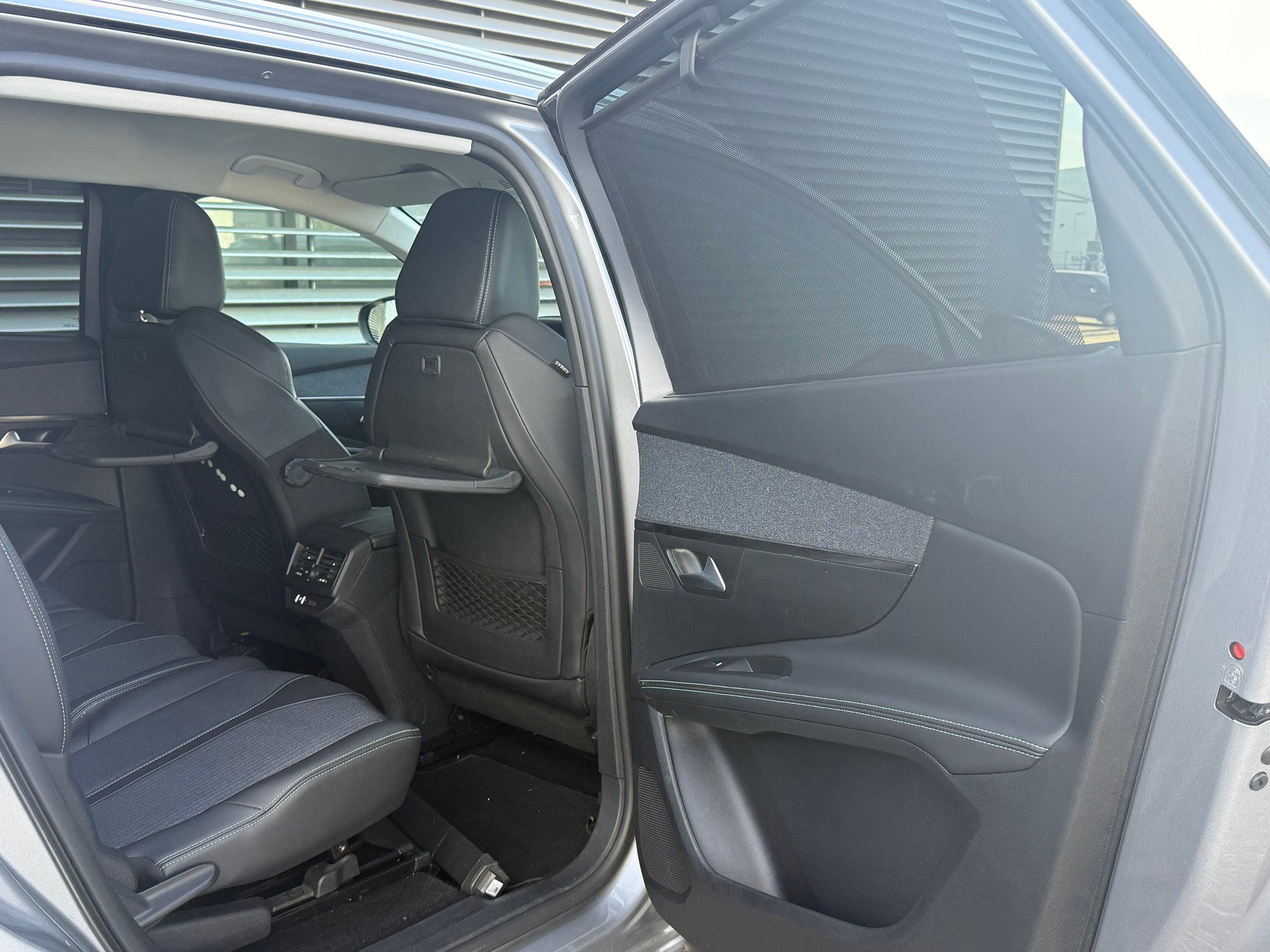 PEUGEOT 5008 1.5 BlueHDi GT Pack EAT8-image-9