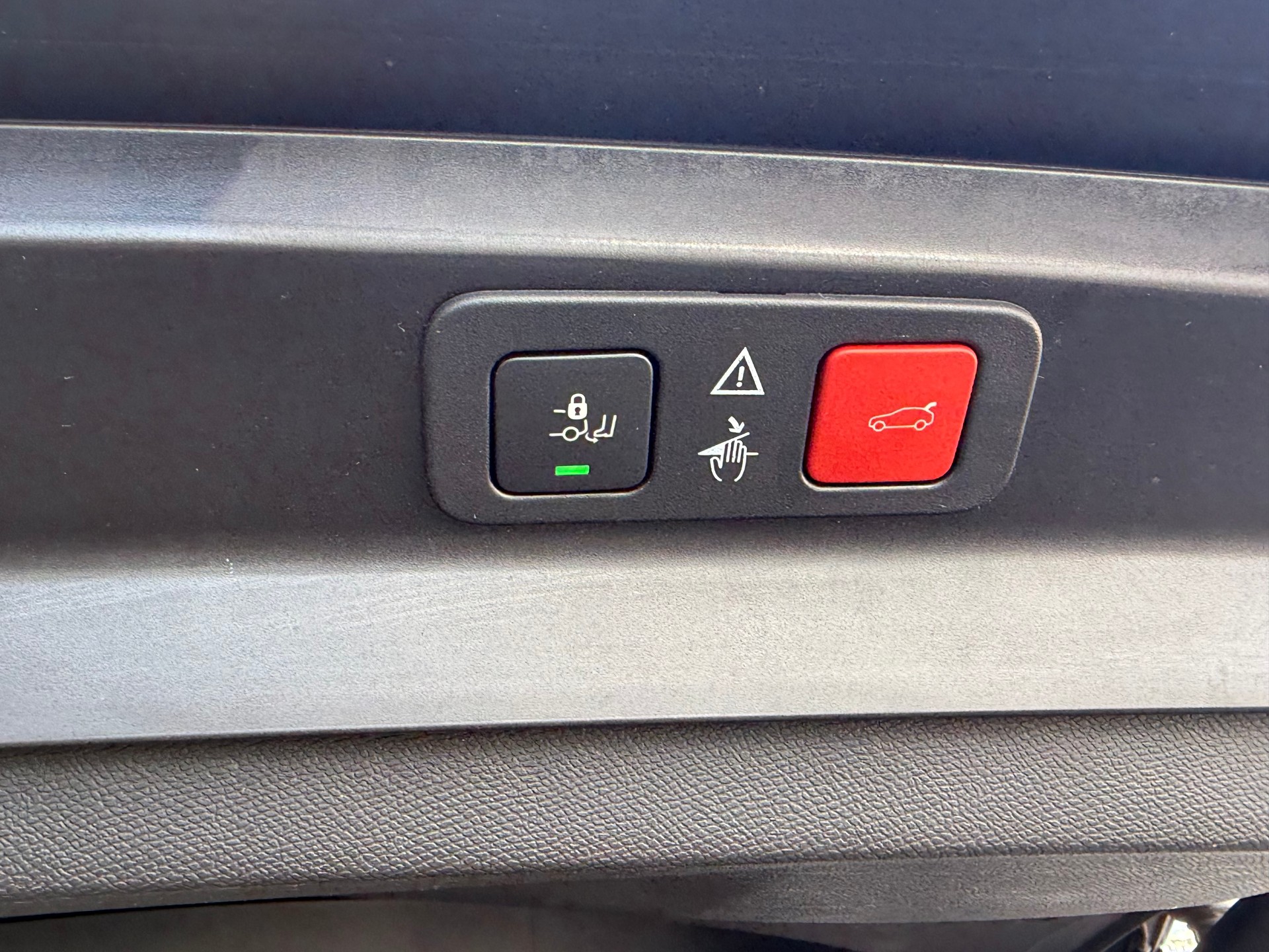 PEUGEOT 5008 1.5 BlueHDi GT Pack EAT8-image-7