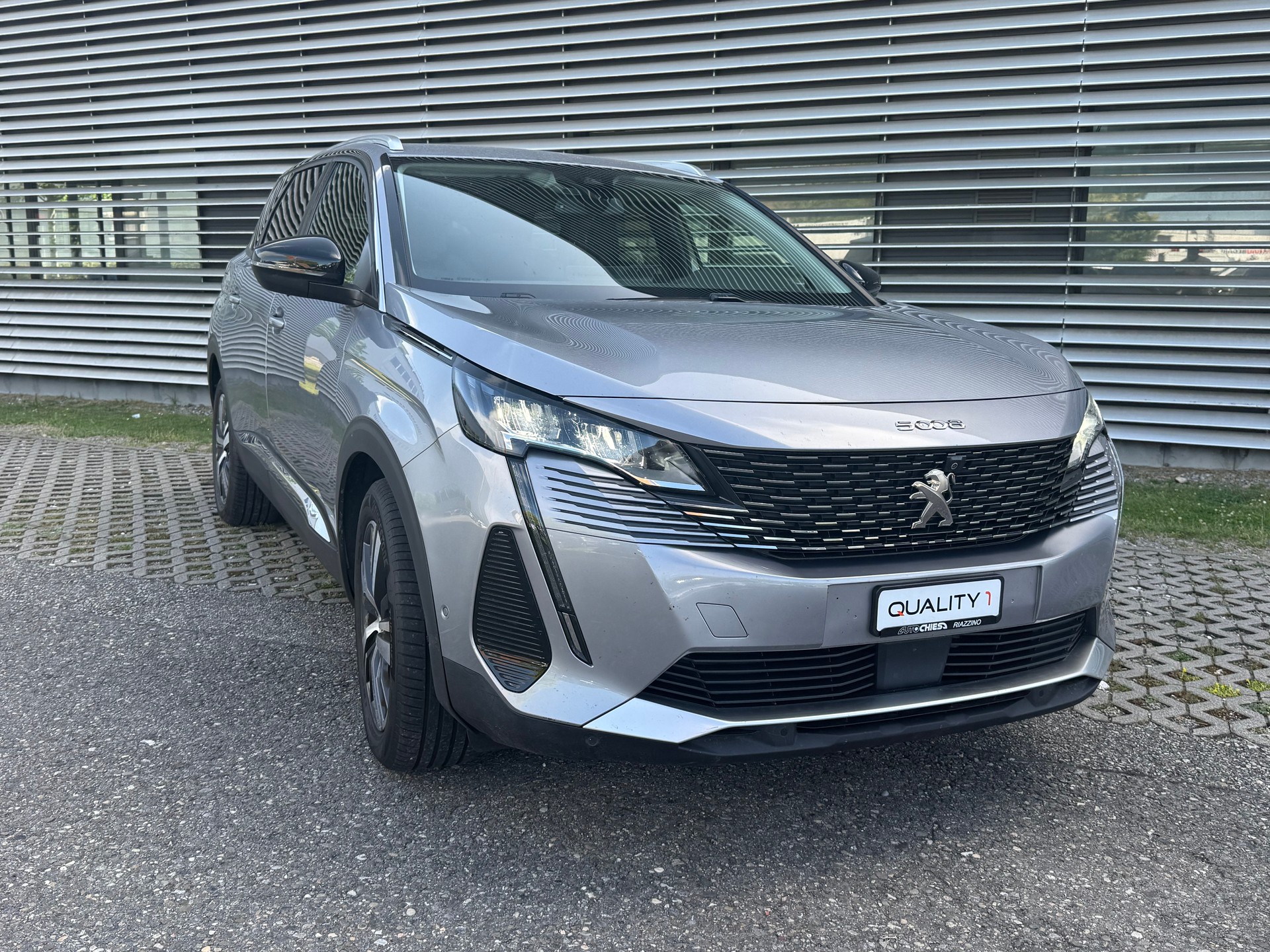 PEUGEOT 5008 1.5 BlueHDi GT Pack EAT8-image-3