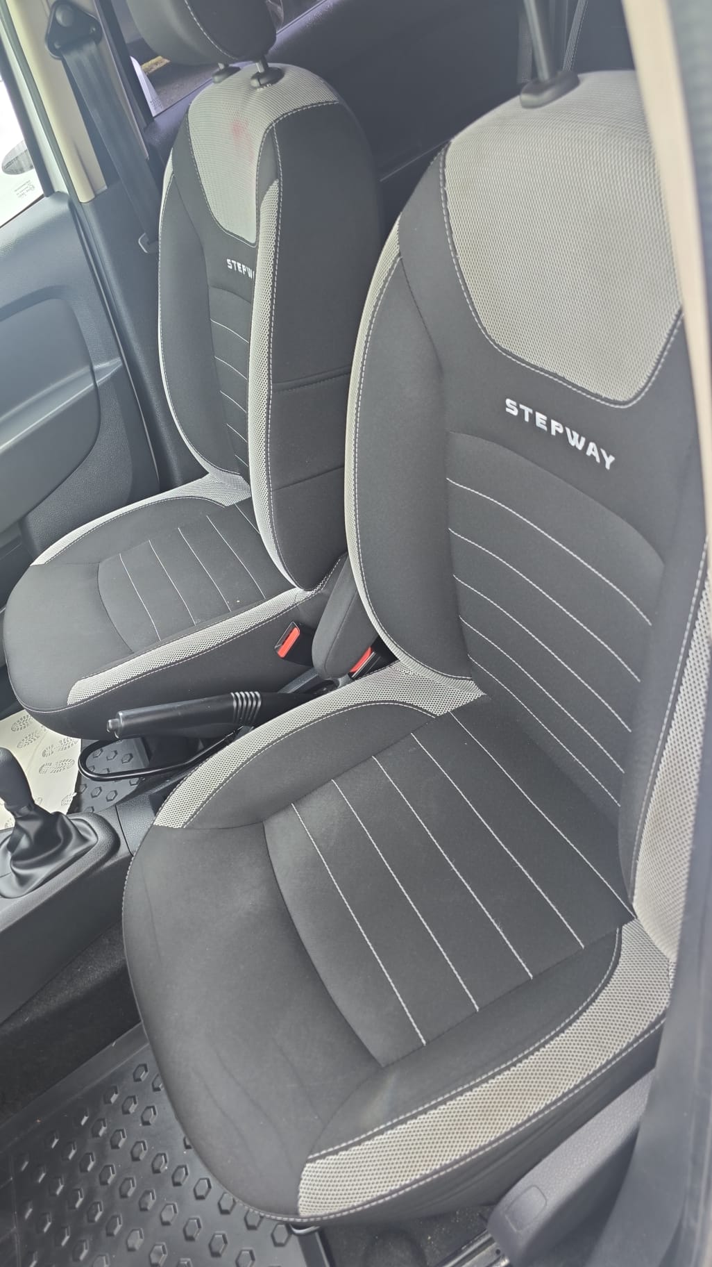 DACIA Logan MCV 0.9 Stepway Automatic Navi / 8 X / AUTOMAT / CH / full DACIA SERVICE-image-9