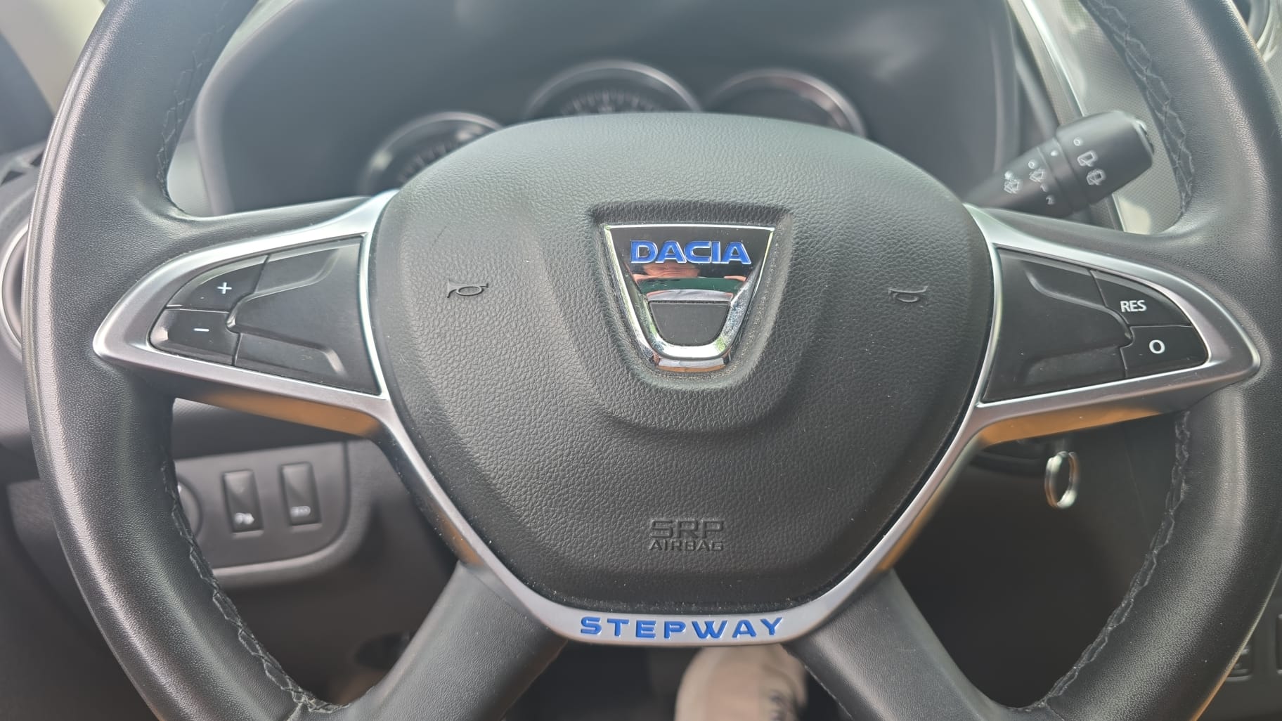 DACIA Logan MCV 0.9 Stepway Automatic Navi / 8 X / AUTOMAT / CH / full DACIA SERVICE-image-4