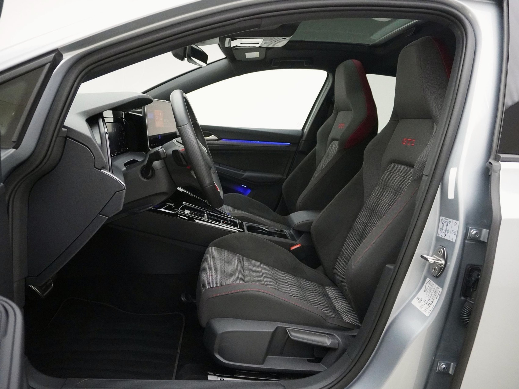 VW Golf 8.5 2.0 TSI DSG GTI Black Style (2025) ** Harman/Kardon / Head-Up / Panoramadach **-image-8