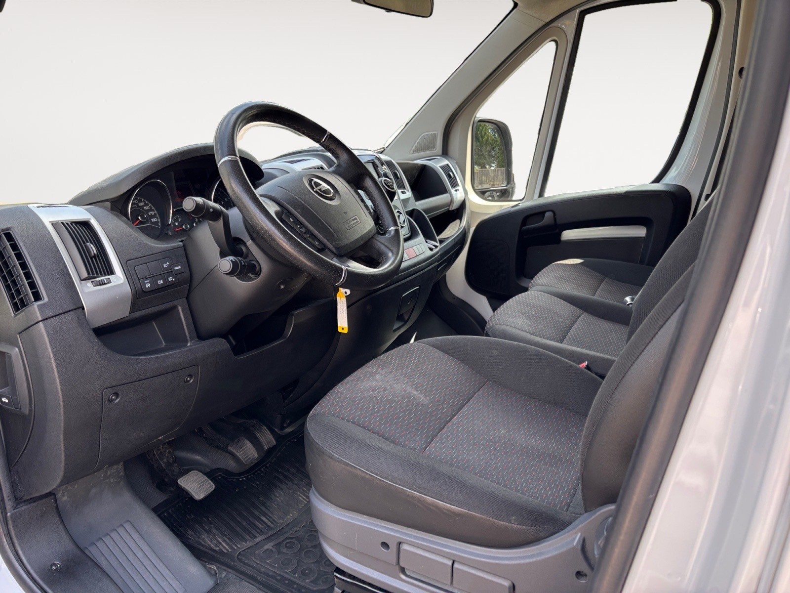 OPEL Movano 2.2 d 3,5t L2H2 Essentia-image-8