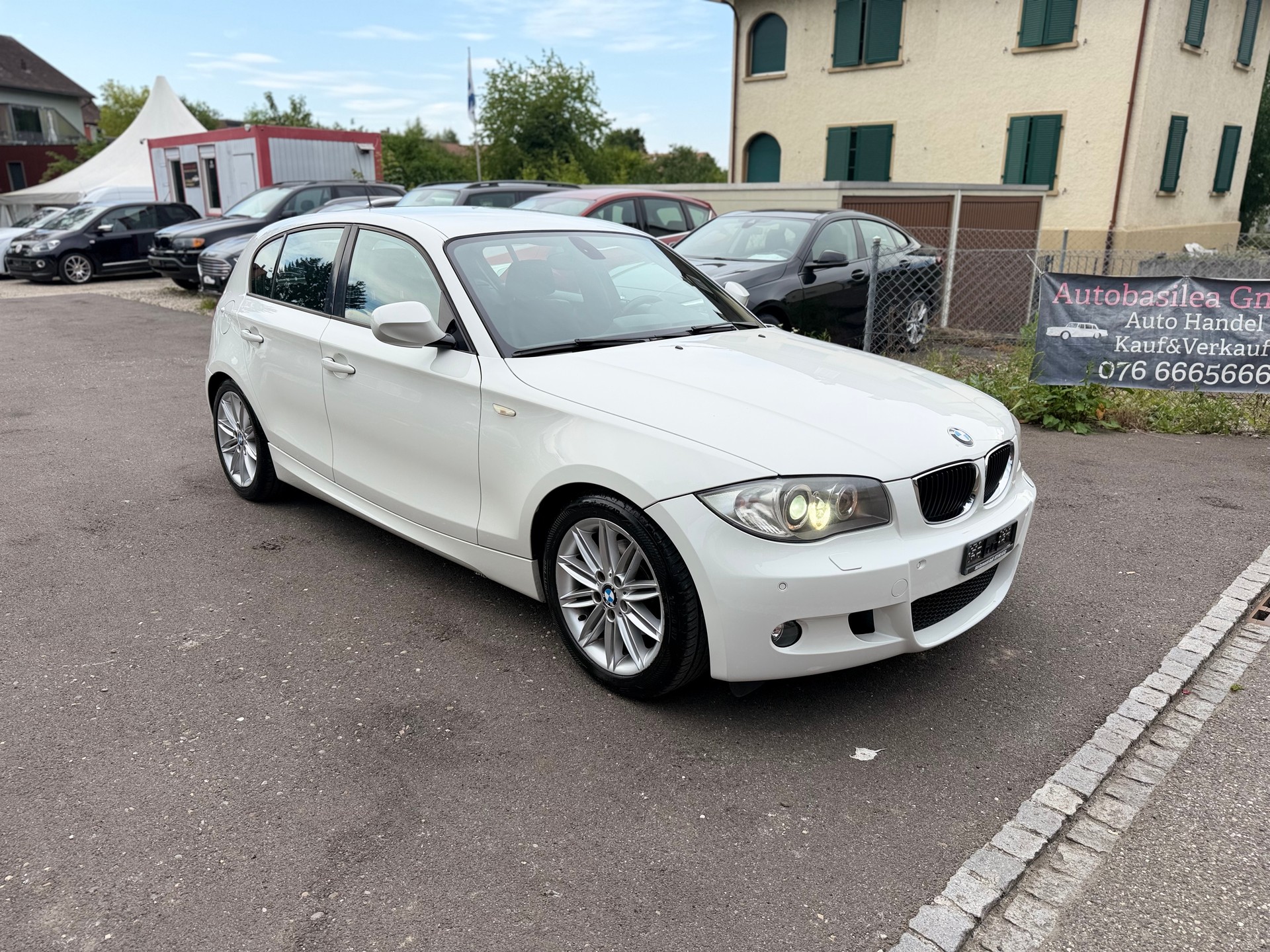 BMW 120i M Paket Dynamic Edition-image-5