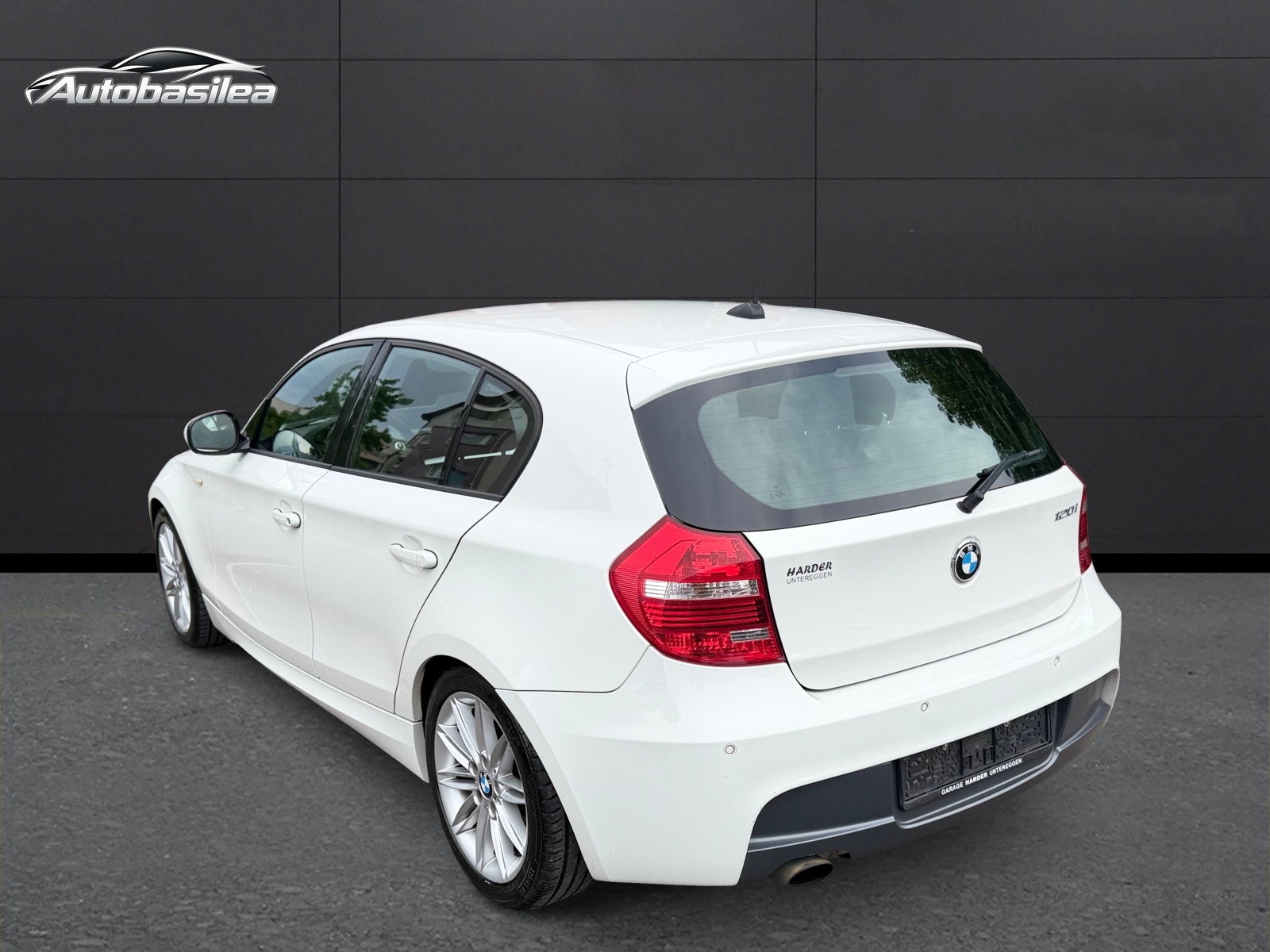 BMW 120i M Paket Dynamic Edition-image-2