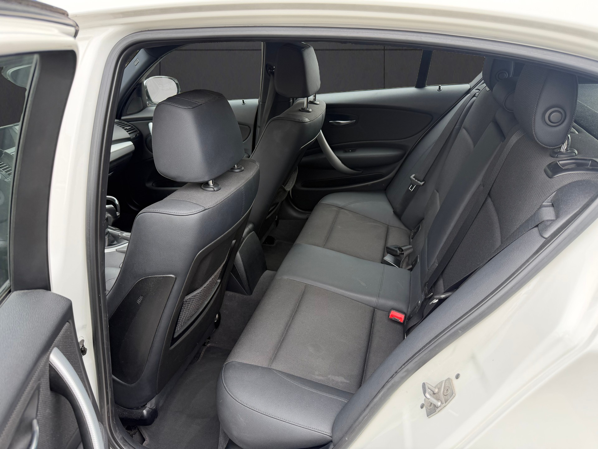 BMW 120i M Paket Dynamic Edition-image-8