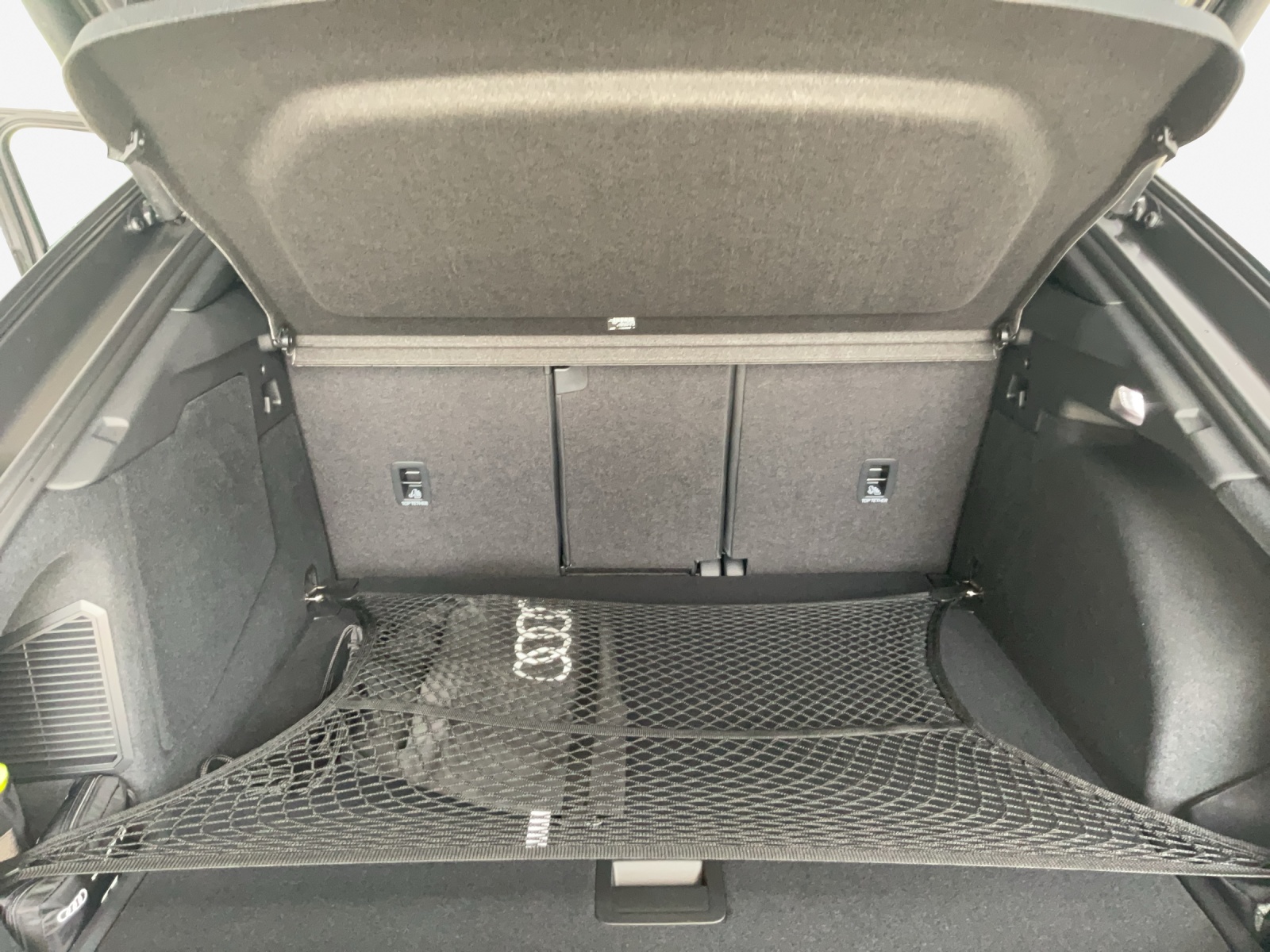 AUDI Q3 Sportback e-hybrid 200 kW S tronig-image-12