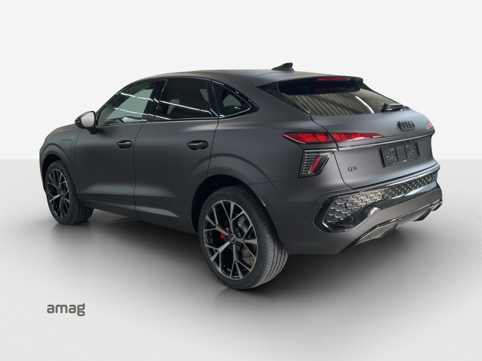 AUDI Q3 Sportback e-hybrid 200 kW S tronig-image-2