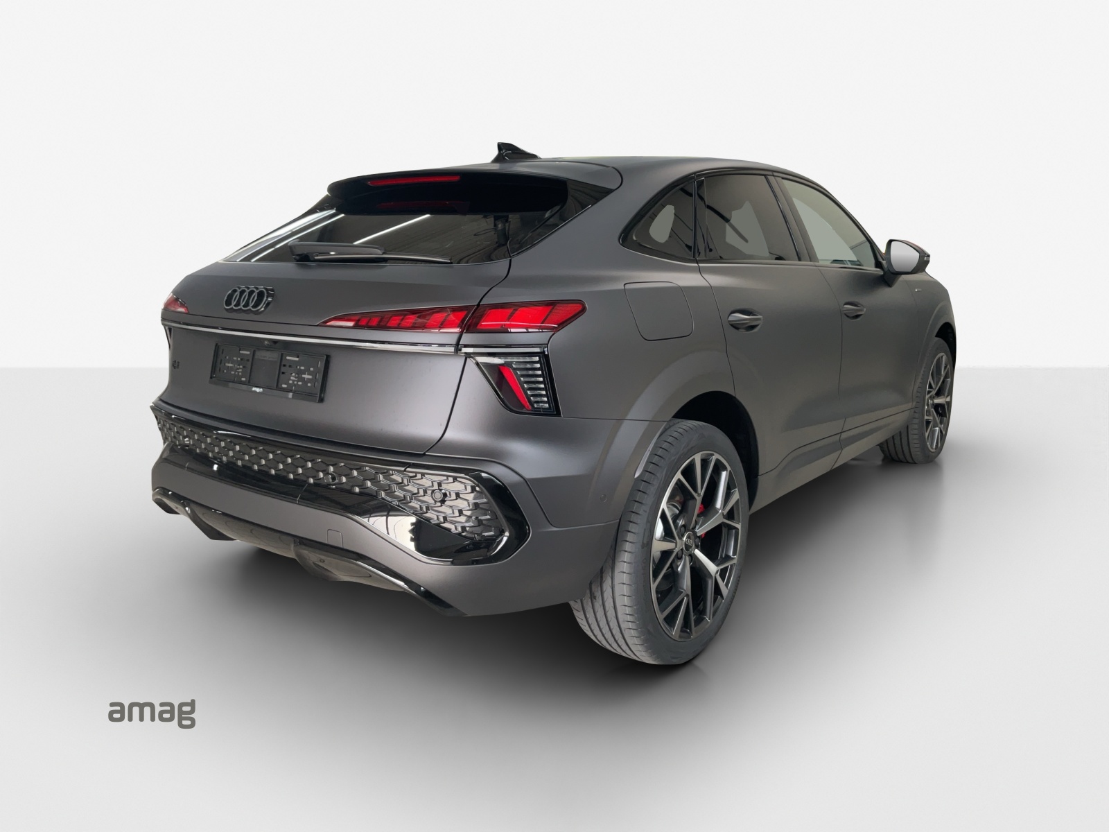 AUDI Q3 Sportback e-hybrid 200 kW S tronig-image-4