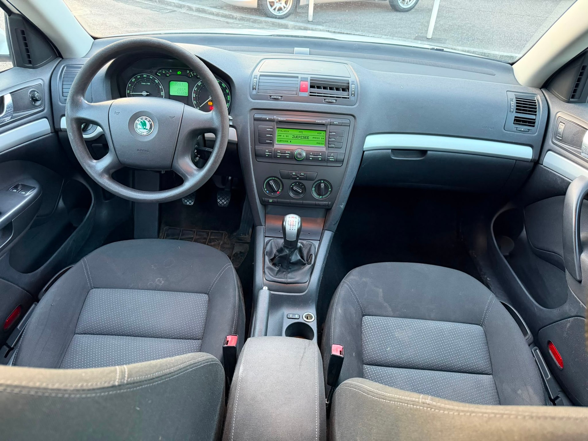 SKODA Octavia 1.9 TDI Adventure 4x4-image-5