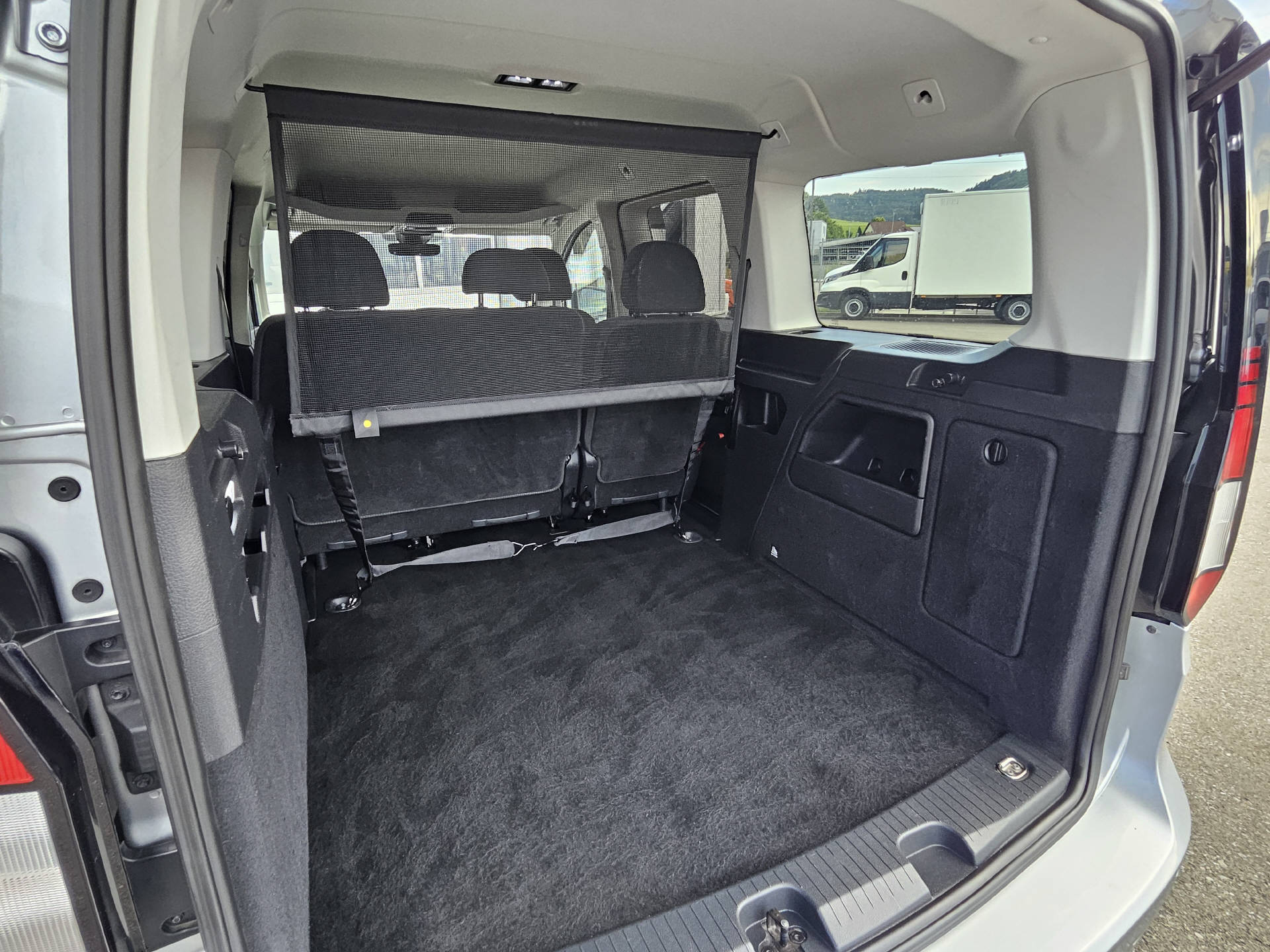 VW Caddy Maxi 2.0 TDI 122 4motion-image-10