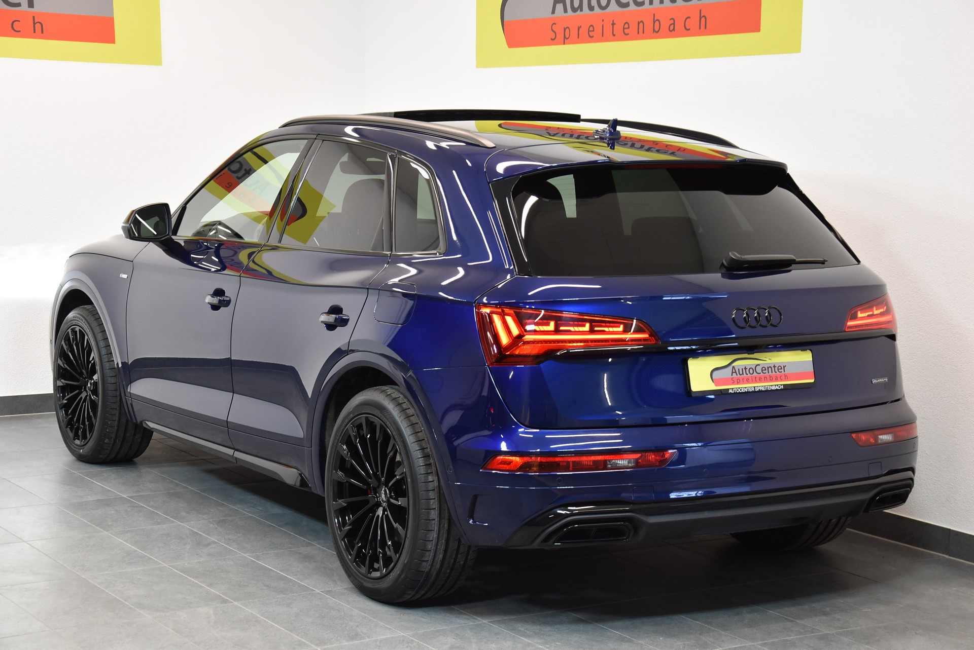AUDI Q5 55 TFSI e PHEV S line quattro S-tronic-image-12