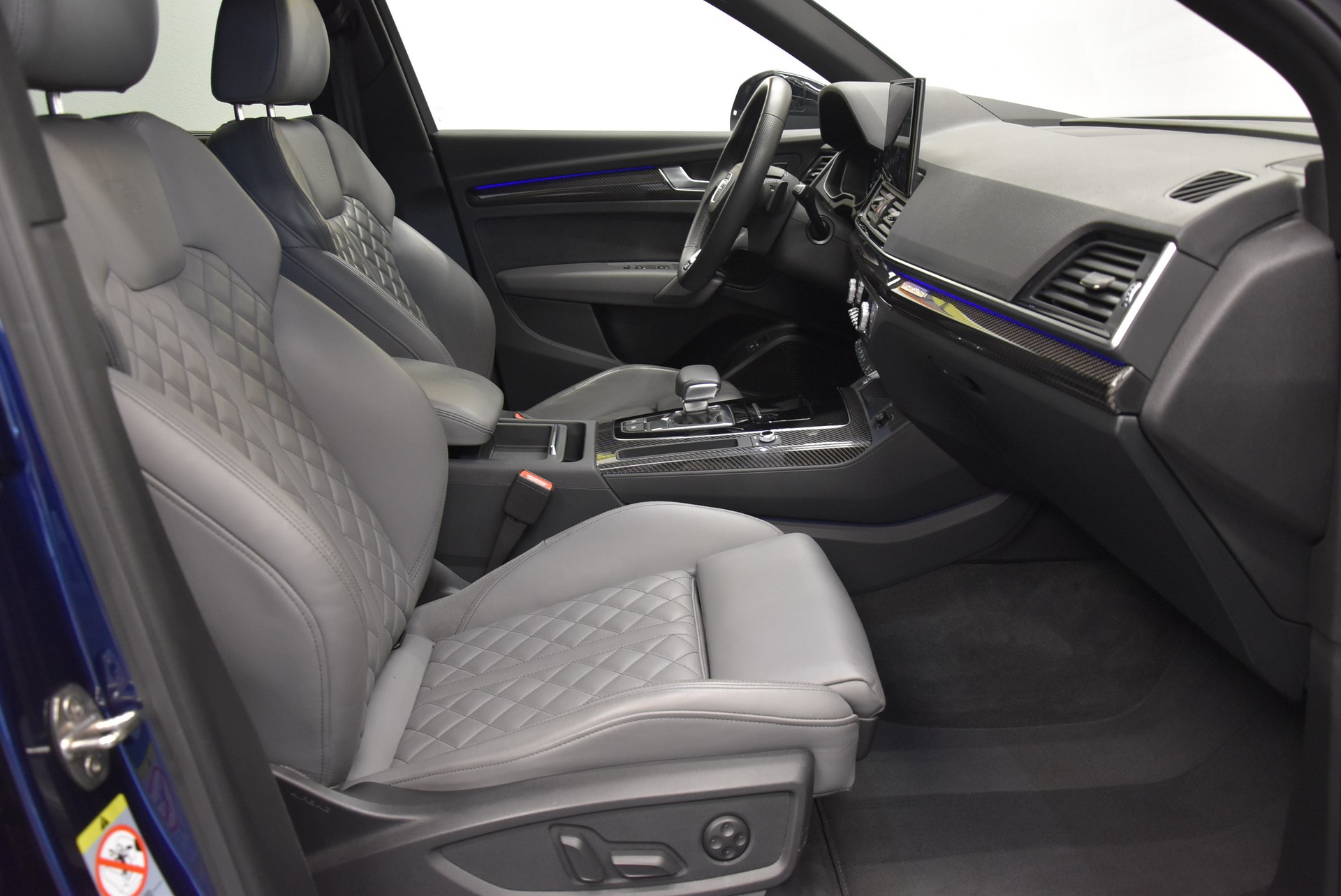 AUDI Q5 55 TFSI e PHEV S line quattro S-tronic-image-3