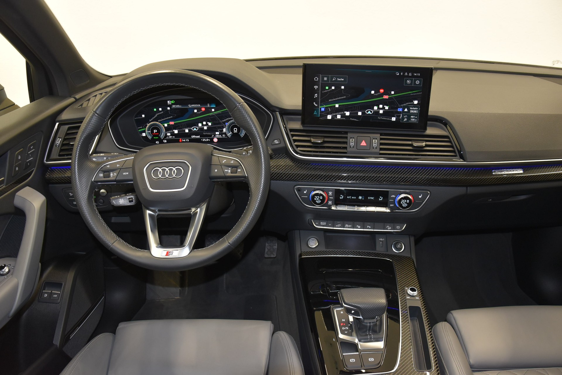 AUDI Q5 55 TFSI e PHEV S line quattro S-tronic-image-5