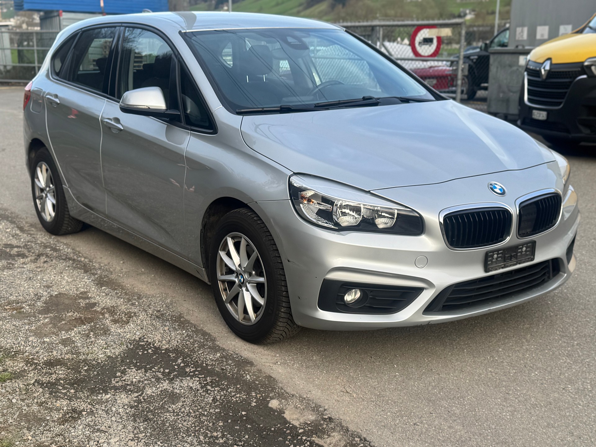 BMW 218d Active Tourer Sport Line-image-4