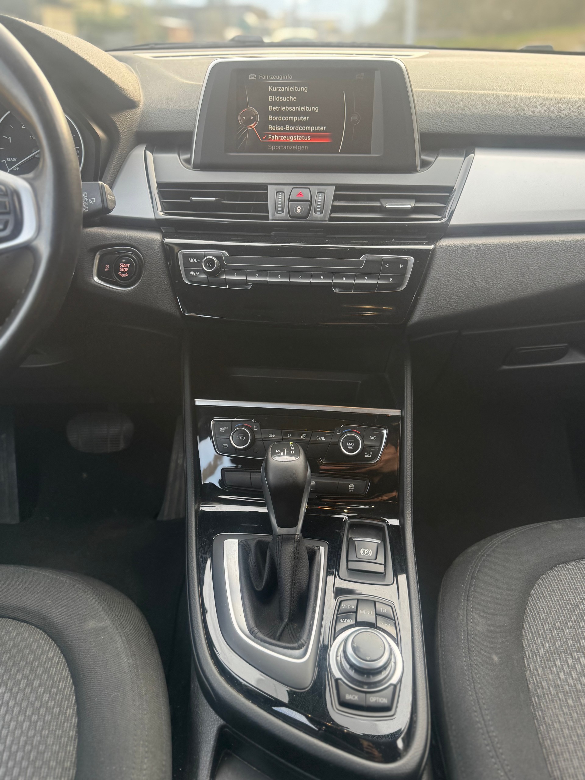 BMW 218d Active Tourer Sport Line-image-9