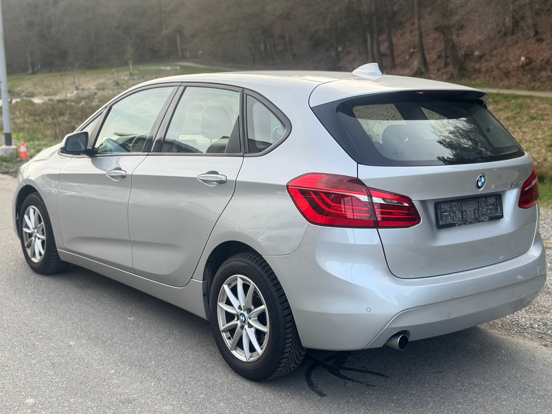 BMW 218d Active Tourer Sport Line-image-2