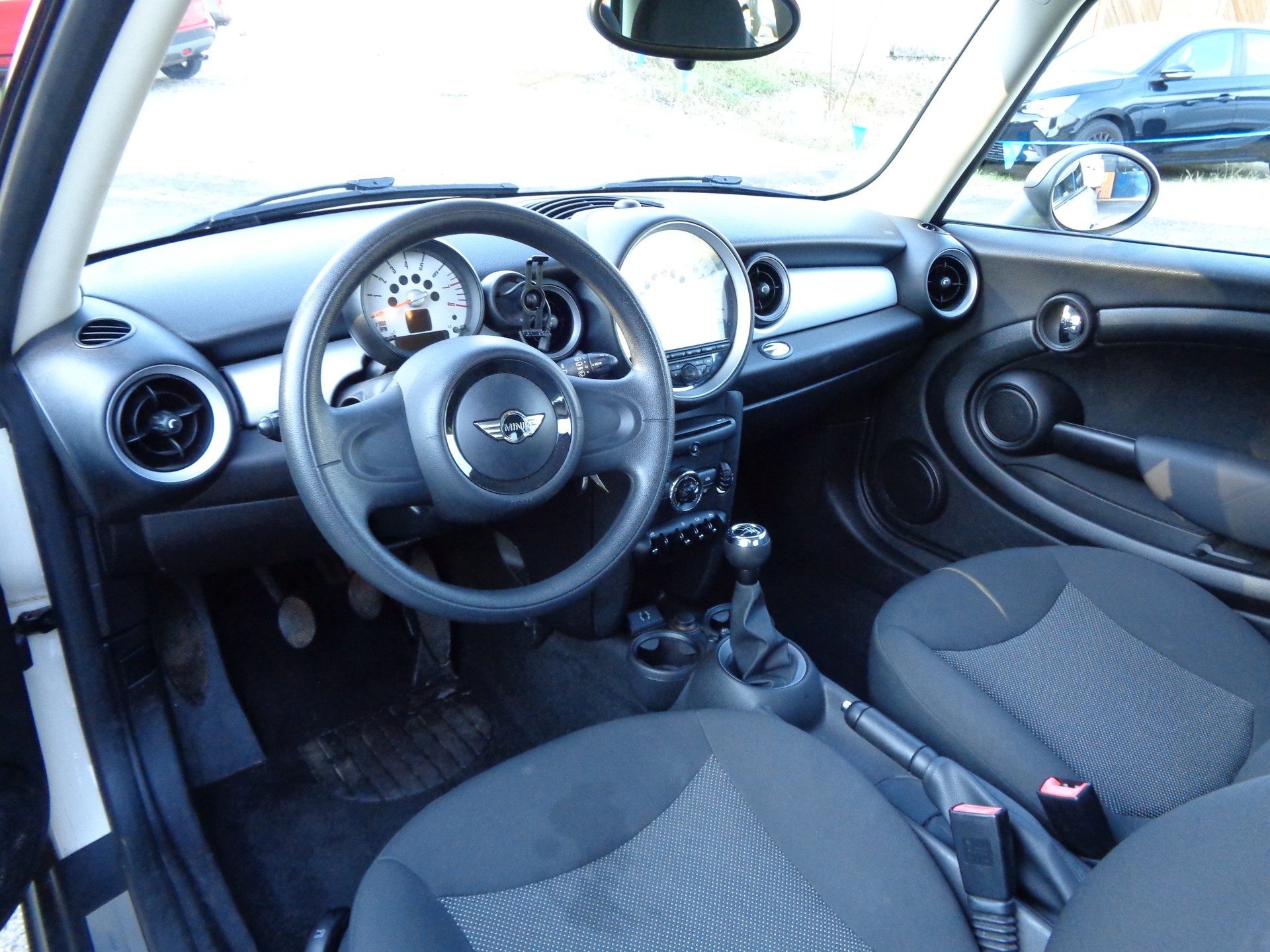 MINI One-image-9